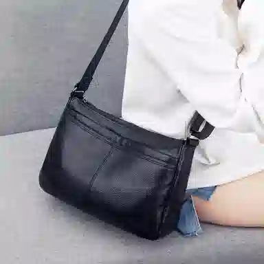 Vandee Black Leather Shoulder Bag
