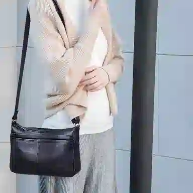 Vandee Black Leather Shoulder Bag