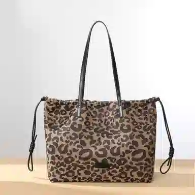 VANDEE Commuter Tote Bag