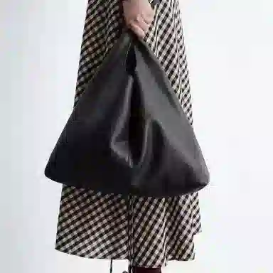 VANDEE Classic Leather Shoulder Bag