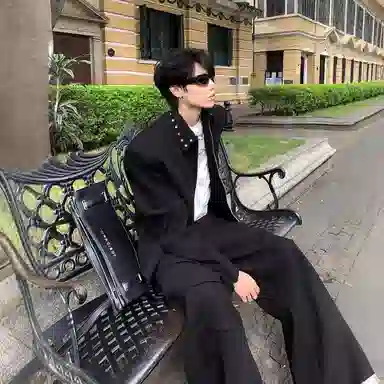 虫小绿 美式街头潮牌小众金属铆钉设计感垫肩翻领外套短款上衣春秋季高级感休闲百搭拉链夹克 男女同款
