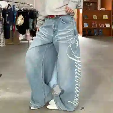 虫小绿 美式复古水洗猫须纹做旧字母印花设计小众高级感休闲长裤阔腿裤子宽松学院风通勤旅行百搭显瘦直筒牛仔裤 男女同款