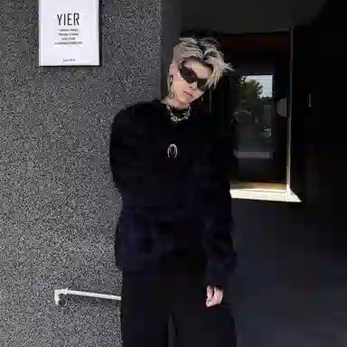 虫小绿 潮流高级感仿貂绒垫肩圆领上衣秋冬季美式复古潮牌设计宽松慵懒风毛衣休闲百搭痞帅套头针织衫 男女同款