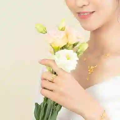 六福珠宝 囍爱系列四季花开黄金戒活口 足金 按克计价 戒指 女款 赠七彩首饰盒