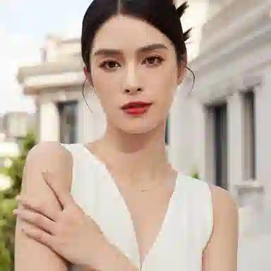 六福珠宝 轻奢小众典雅素链 足金 按克计价 黄金项链 女款