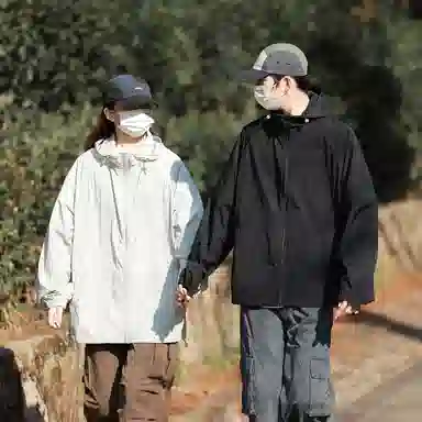 潮流舒适宽松美式时尚设计感简约山系户外露营通勤轻薄运动吸汗速干休闲多功能超轻透气凉感抽绳连帽情侣百搭外套防晒服 男女同款