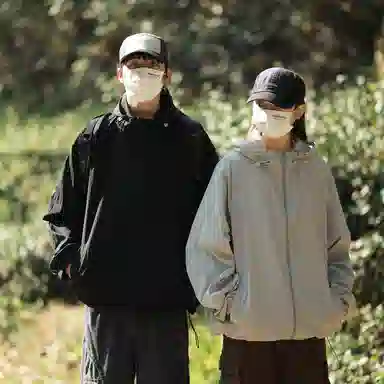 潮流舒适宽松美式时尚设计感简约山系户外露营通勤轻薄运动吸汗速干休闲多功能超轻透气凉感抽绳连帽情侣百搭外套防晒服 男女同款