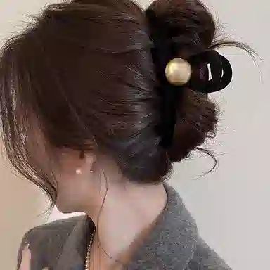 ZANC Velvet Large Hair Clip