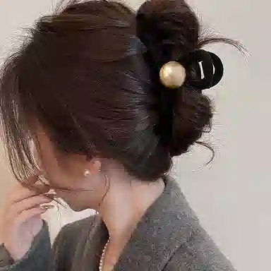 ZANC Velvet Large Hair Clip