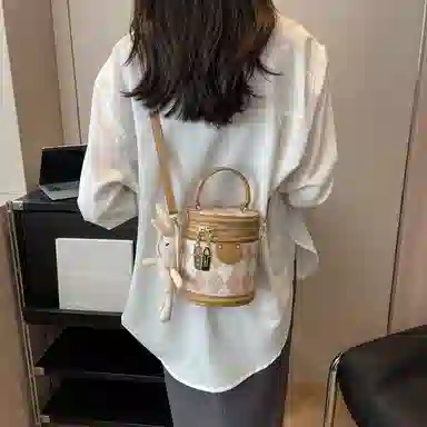 SEVENMOONS Bucket Bag
