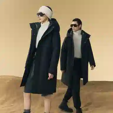高梵 奢华户外科技纯色舒适保暖羽绒服 男女同款 黑色