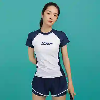 特步 锦鲤印花平角短袖连体泳装 女款