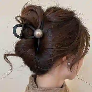 OFLY Pearl Claw Clip Black