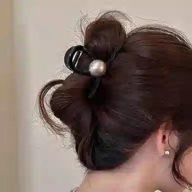 OFLY Pearl Claw Clip Black