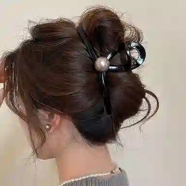 OFLY Pearl Claw Clip Black