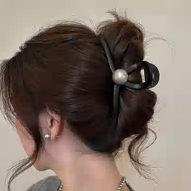 OFLY Pearl Claw Clip Black