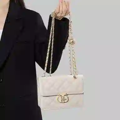 C°BANNER Classic Chain Square Bag Milk White