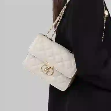 C°BANNER Classic Chain Square Bag Milk White