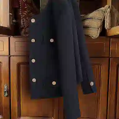 丝柏舍 小香风长袖单排扣圆领舒适简约气质截短外套 女款