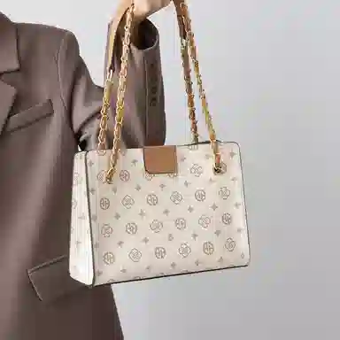 AOKANG Chain Shoulder Bag