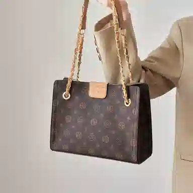 AOKANG Chain Shoulder Bag