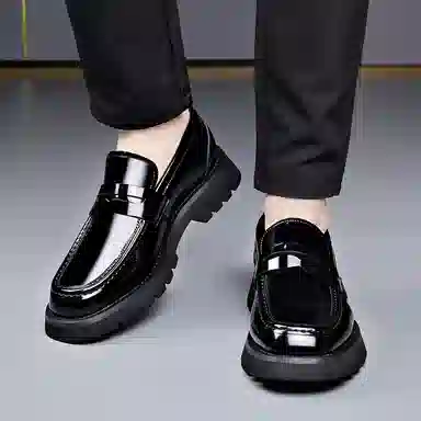 SHUPATE Loafers Black