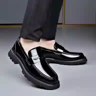 SHUPATE Loafers Black