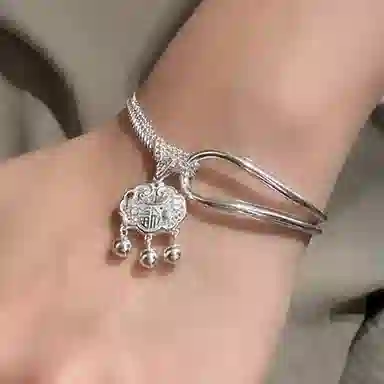 999925