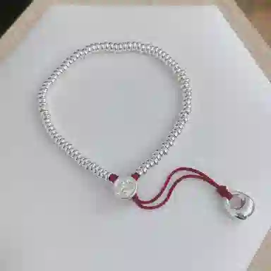 925