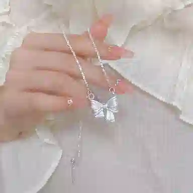 925