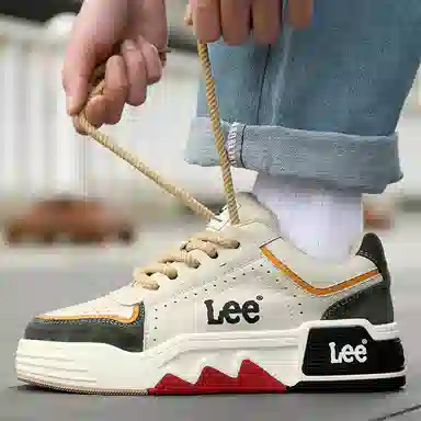 Lee
