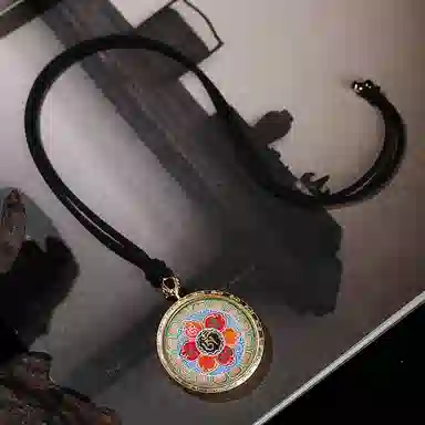 喃呢 藏式热贡手绘唐卡招财转运六字真言 新中式国风国潮旺福平安吉祥好运 铜合金 项链 男女同款情侣款