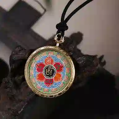 喃呢 藏式热贡手绘唐卡招财转运六字真言 新中式国风国潮旺福平安吉祥好运 铜合金 项链 男女同款情侣款