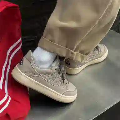 乐乐鱼 美式复古韩版百搭休闲小众个性舒适 耐磨 低帮 板鞋 男款