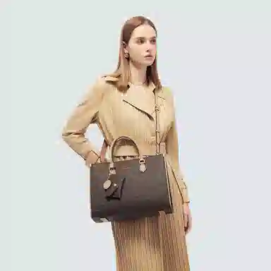 Pierre Cardin Classic Shoulder Bag