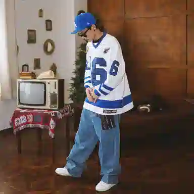 Holycrap 16 Embroidered Long Sleeve Sweatshirt White