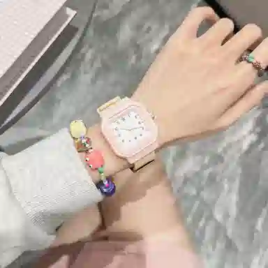 番米拉 复古风多巴胺手表 石英机芯 硅胶表带 国表 女表 白色表盘 蜜桃乌龙