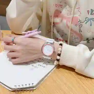 番米拉 石英机芯 硅胶表带 国表 女表 白色表盘