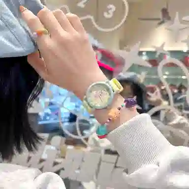 番米拉狂欢派对系列 石英机芯 硅胶表带 国表 女表 红色表盘