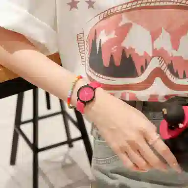 番米拉石英机芯 硅胶表带 国表 女表 红色表盘