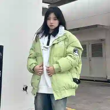 三体 红岸基地系列 含挎包字母徽章印花纯色基础款宽松美式户外防风防水休闲保暖加厚潮牌个性时尚面包服立领羽绒服 男女同款