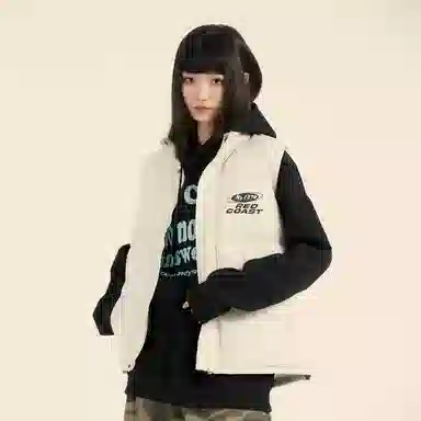 三体 不要回答系列 美式复古简约纯色基础款字母印花立领宽松休闲厚款保暖百搭舒适户外城市风马甲 男女同款