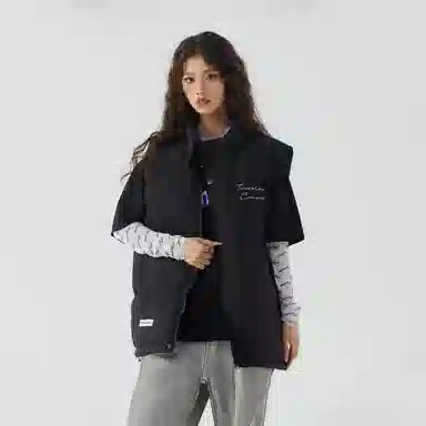 三体 文明系列 美式复古简约基础款字母印花立领保暖加厚柔软舒适休闲百搭户外工装机能风宽松无袖马甲 男女同款