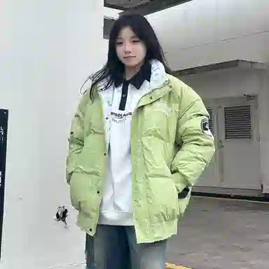 三体 红岸基地系列 含挎包字母徽章印花基础款宽松户外防水防风休闲保暖加厚立领羽绒服 男女同款