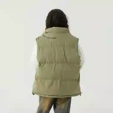 三体 问题系列 美式复古简约基础款字母印花休闲百搭立领保暖加厚柔软舒适户外工装机能风宽松无袖马甲 男女同款