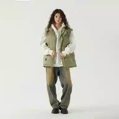 三体 问题系列 美式复古简约基础款字母印花休闲百搭立领保暖加厚柔软舒适户外工装机能风宽松无袖马甲 男女同款