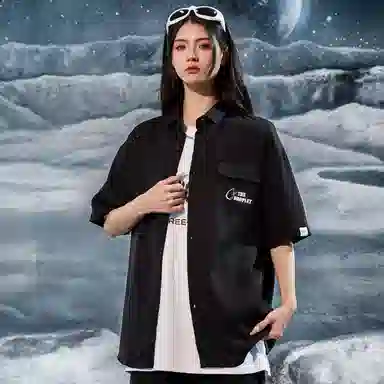 三体 水滴系列 简约基础字母印花宽松翻领开衫纯色休闲小清新美式复古高街潮牌时尚舒适透气薄款多巴胺短袖衬衫 男女同款