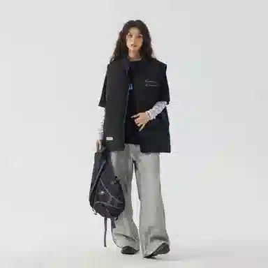 三体 文明系列 美式复古简约基础款字母印花立领保暖加厚柔软舒适休闲百搭户外工装机能风宽松无袖马甲 男女同款