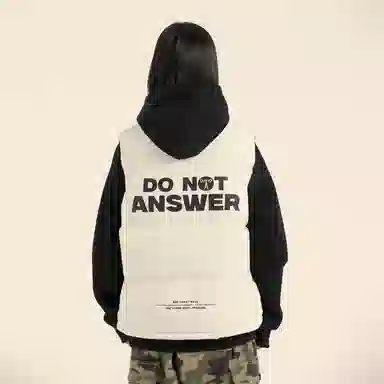 三体 不要回答系列 美式复古简约纯色基础款字母印花立领宽松休闲厚款保暖百搭舒适户外城市风马甲 男女同款