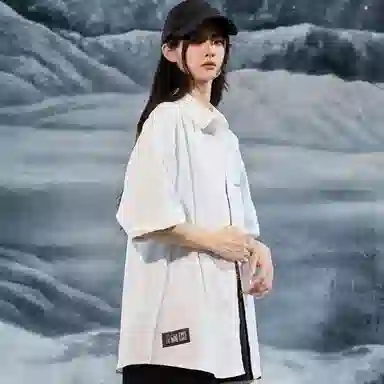 三体 问题印章系列 简约基础宽松纯色休闲字母印花翻领开衫美式复古高街潮牌时尚百搭舒适透气薄款多巴胺短袖衬衫 男女同款